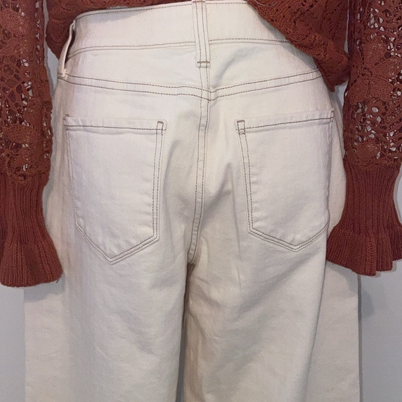 Women's Beige Wide-Leg Crop Jeans - Picture 4 of 4